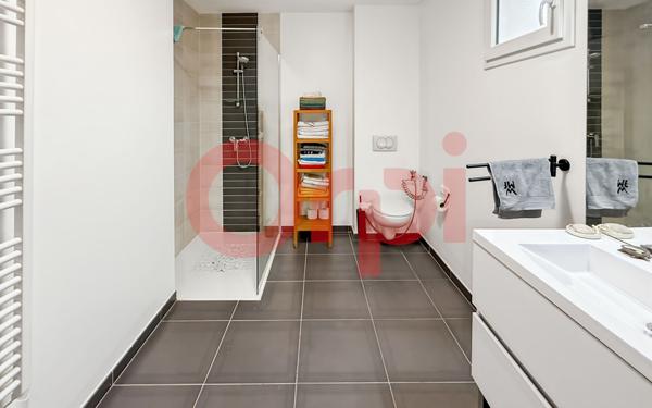 Maison à vendre    5 pièces • 140 m2 Bron