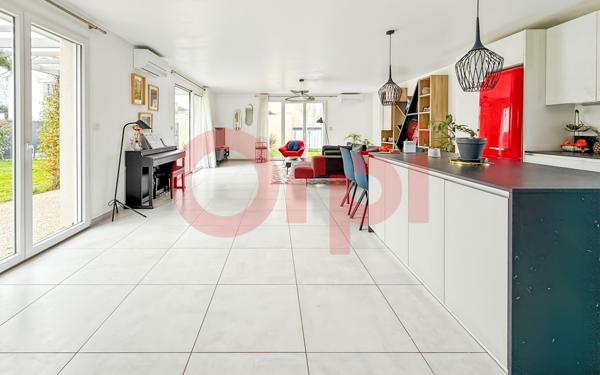 Maison à vendre    5 pièces • 140 m2 Bron