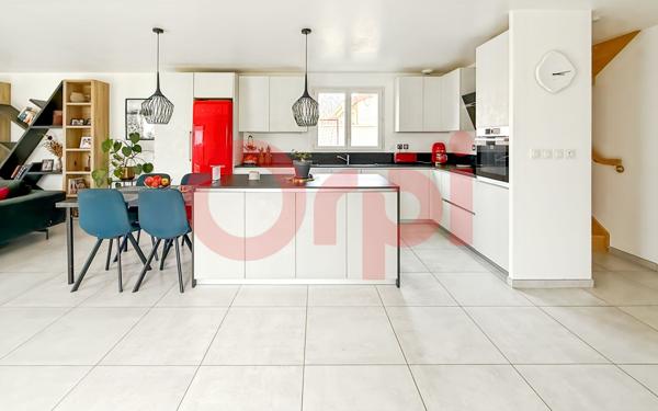 Maison à vendre    5 pièces • 140 m2 Bron