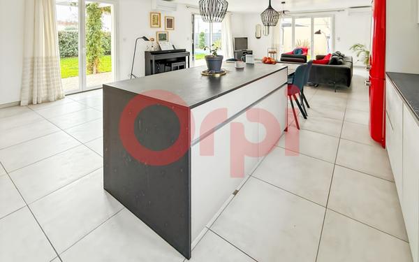 Maison à vendre    5 pièces • 140 m2 Bron