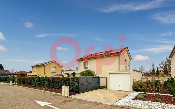 Maison à vendre    5 pièces • 140 m2 Bron