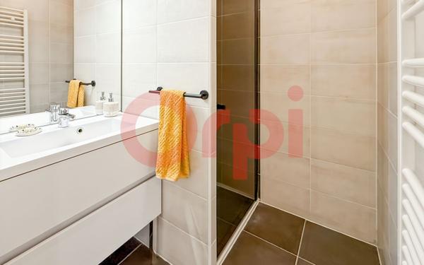 Maison à vendre    5 pièces • 140 m2 Bron