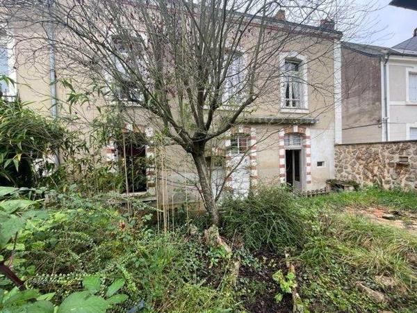 Maison à vendre à Le Grand-Lucé dans la Sarthe (72150), ref : 13816/1082   
CENTRE BOURG