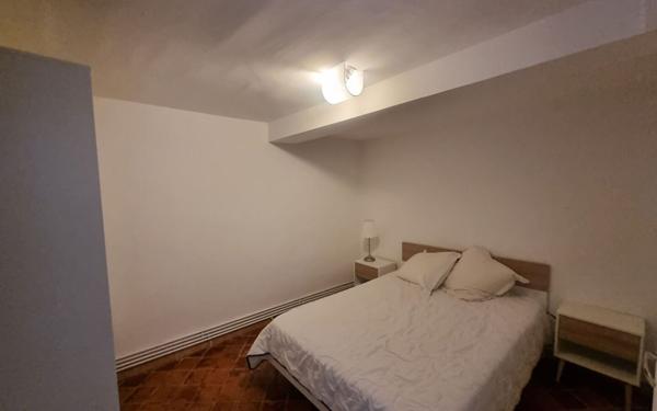 Appartement à louer    1 pièce •  Pont-Saint-Esprit