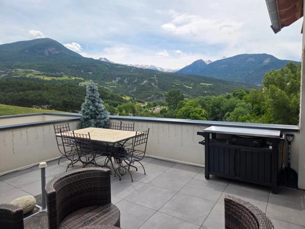 Appartement à vendre 3 pièces dans une residence très récente  à 2 pas du centre ville D'EMBRUN (05)