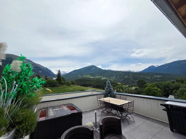 Appartement à vendre 3 pièces dans une residence très récente  à 2 pas du centre ville D'EMBRUN (05)