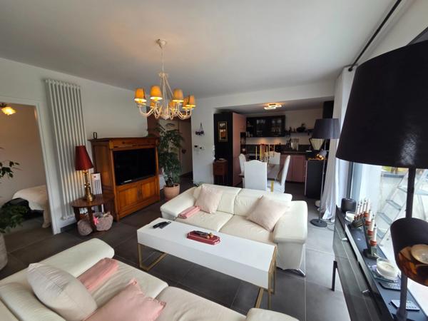 Appartement à vendre 3 pièces dans une residence très récente  à 2 pas du centre ville D'EMBRUN (05)