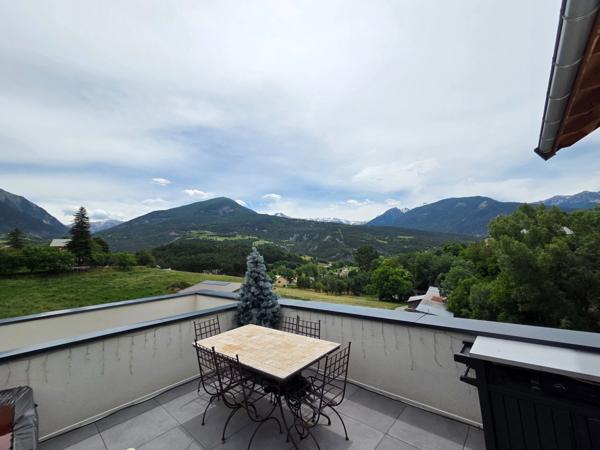 Appartement à vendre 3 pièces dans une residence très récente  à 2 pas du centre ville D'EMBRUN (05)