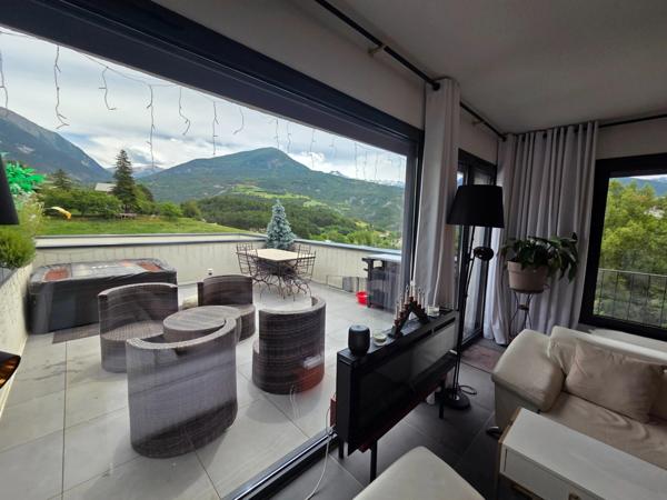 Appartement à vendre 3 pièces dans une residence très récente  à 2 pas du centre ville D'EMBRUN (05)