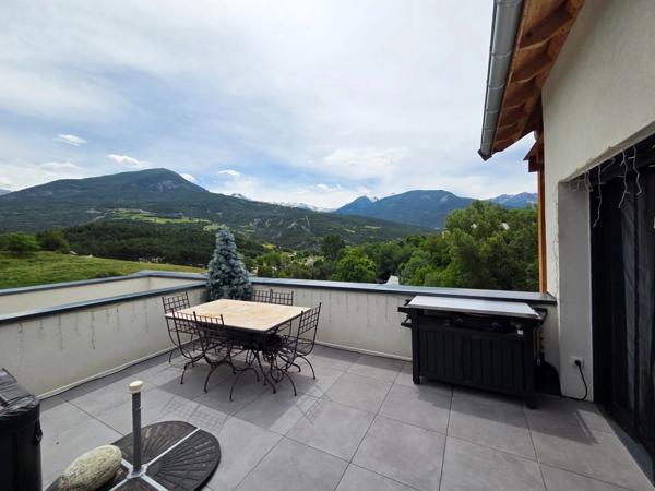 Appartement à vendre 3 pièces dans une residence très récente  à 2 pas du centre ville D'EMBRUN (05)