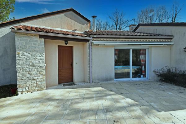 A vendre CAHORS (46) Maison plain pied 6 pièces de 122m² habitables - Piscine - 2 Garages - Terrain 1 659m²