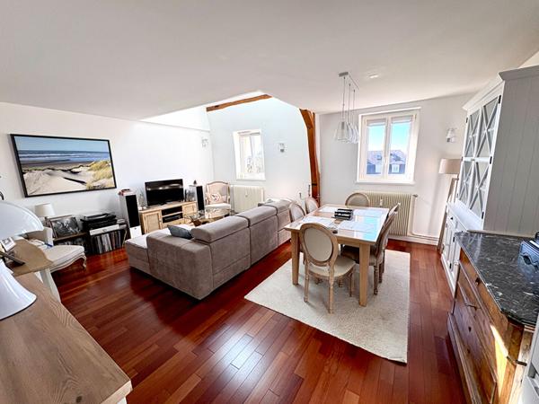 Appartement duplex de 4 pièces principales situé à Compiègne