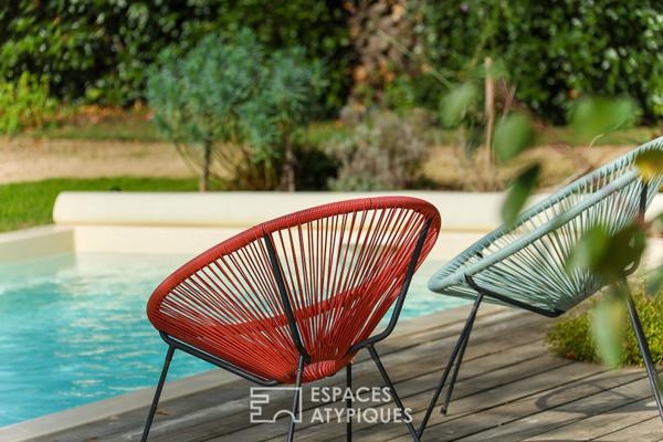 Anciennes dépendances de château réinventées avec piscine