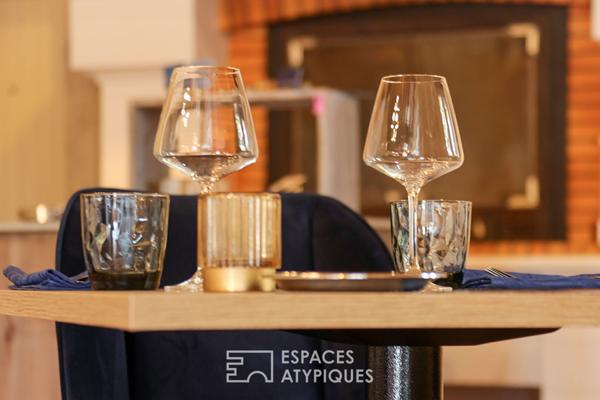 Anciennes dépendances de château réinventées avec piscine