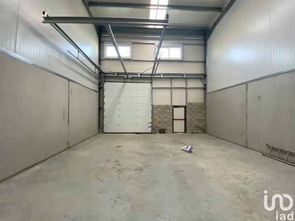 Location atelier 122 m² Brie-Comte-Robert