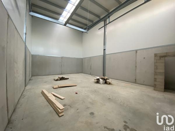 Location atelier 122 m² Brie-Comte-Robert