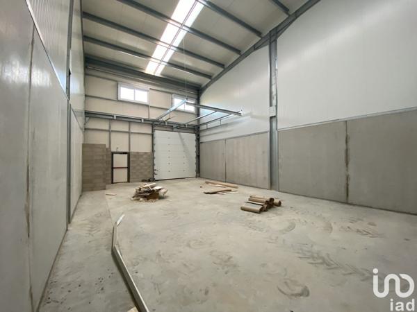 Location atelier 122 m² Brie-Comte-Robert