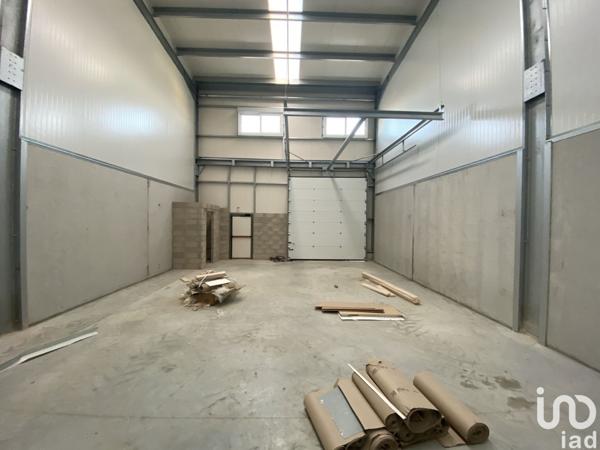 Location atelier 122 m² Brie-Comte-Robert