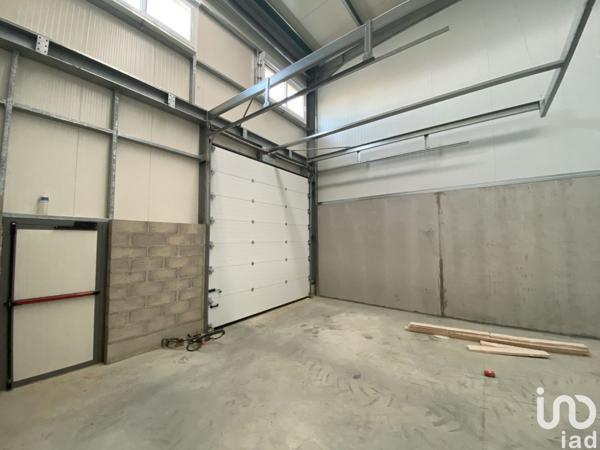 Location atelier 122 m² Brie-Comte-Robert
