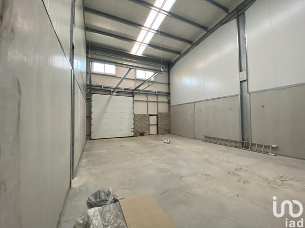 Location atelier 122 m² Brie-Comte-Robert