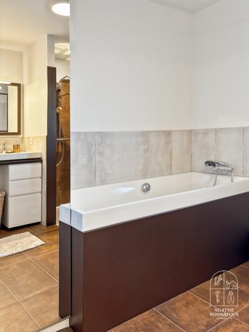 Châteaurenard (13160) Mas entièrement rénové 3 chambres 126 m2 et garage sur 400 m2 de terrain