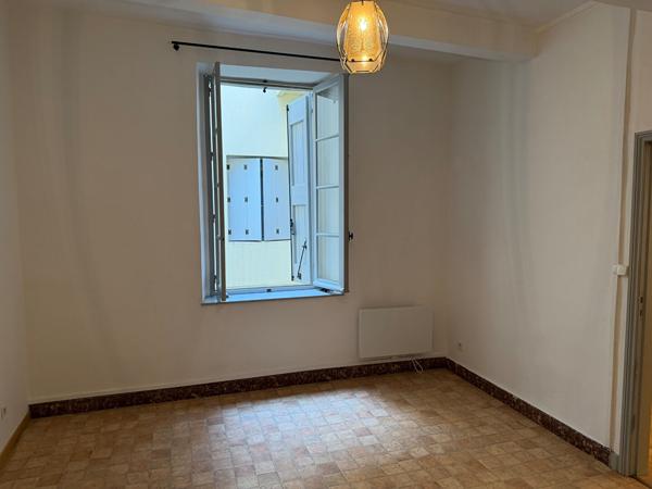 CARCASSONNE – Centre Ville Appartement T3 (74 m²)