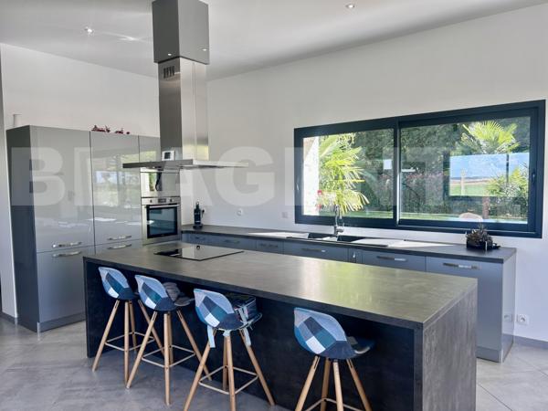 MAISON DE 147M² SUR UN TERRAIN CLOS DE 1570M² GARAGE DOUBLE 40M² AUCUN VIS A VIS.