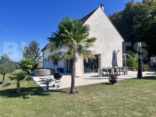 MAISON DE 147M² SUR UN TERRAIN CLOS DE 1570M² GARAGE DOUBLE 40M² AUCUN VIS A VIS.