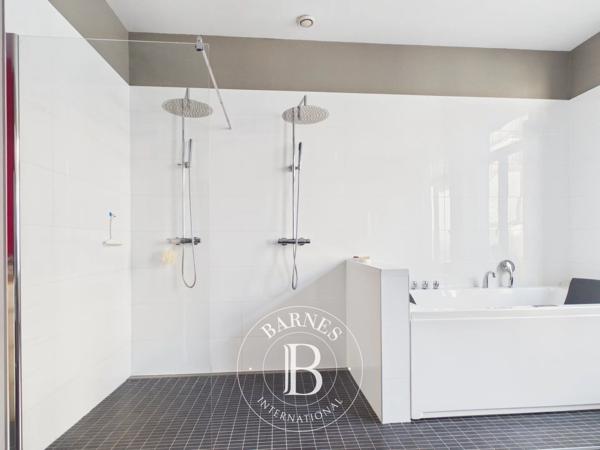 Lille, Maison de ville 5 Chambres -  266 m² à vendre