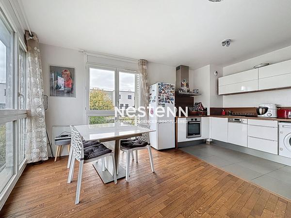 ISSY LES MOULINEAUX - QUARTIER FORT D'ISSY - Appartement 4 pièces avec 3 chambres et une terrasse