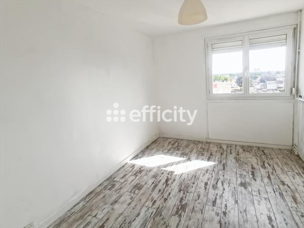 Appartement
         3 pièces
        - 65 m² 79 900 € *