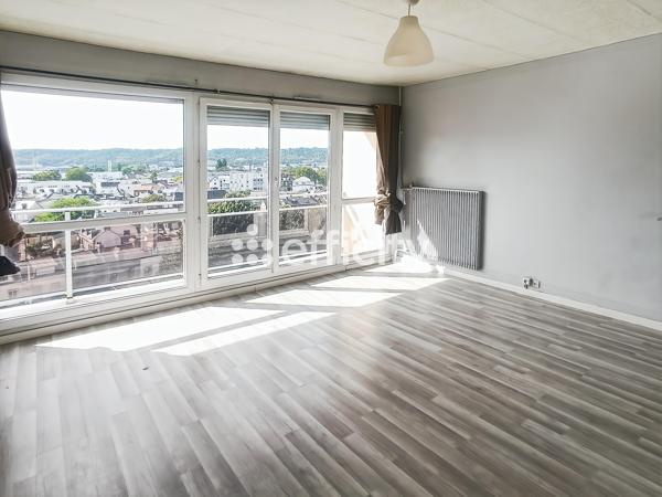Appartement
         3 pièces
        - 65 m² 79 900 € *