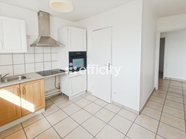 Appartement
         3 pièces
        - 65 m² 79 900 € *