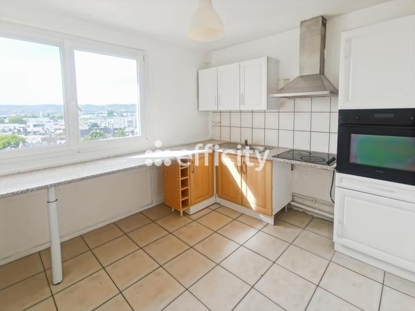Appartement
         3 pièces
        - 65 m² 79 900 € *