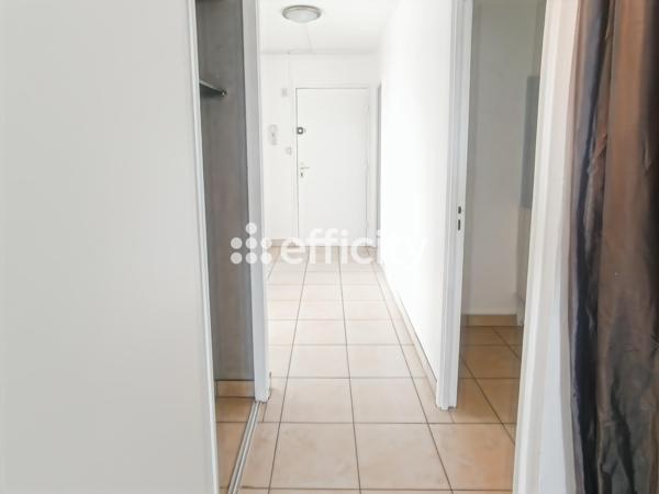 Appartement
         3 pièces
        - 65 m² 79 900 € *