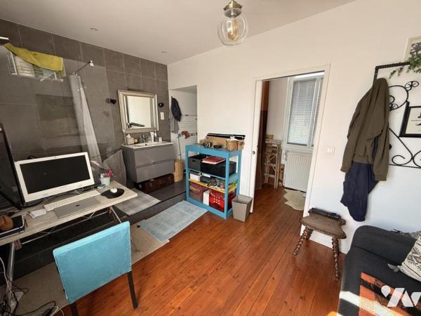 Maison semi mitoyenne avec cour