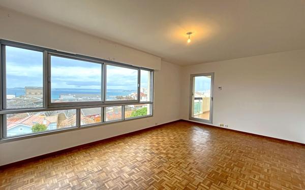 Appartement à louer    2 pièces •  Marseille 8