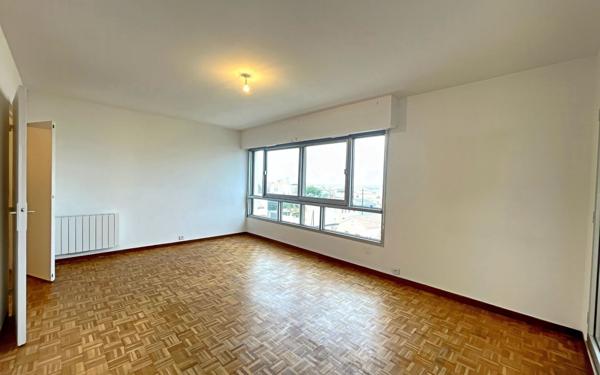 Appartement à louer    2 pièces •  Marseille 8