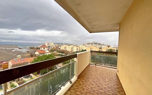 Appartement à louer    2 pièces •  Marseille 8