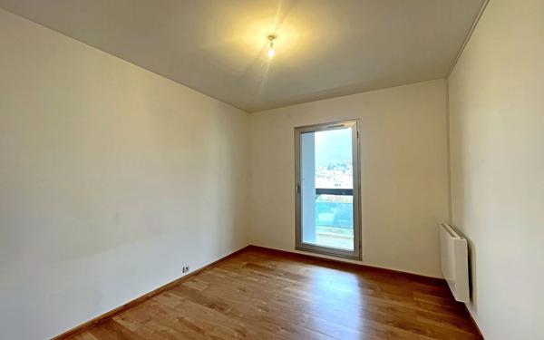 Appartement à louer    2 pièces •  Marseille 8