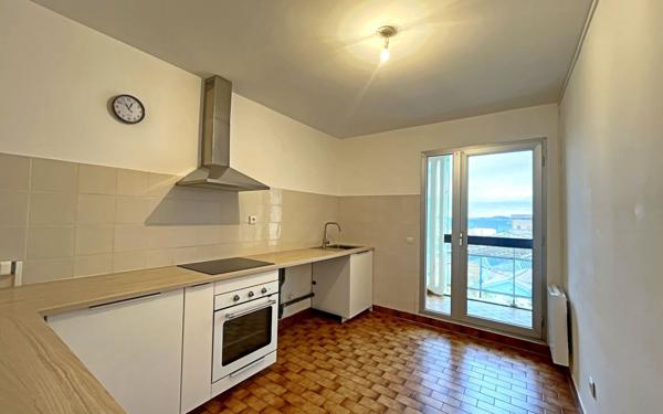 Appartement à louer    2 pièces •  Marseille 8