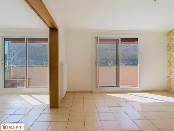Appartement 3 pièces 77m² traversant avec vue dégagée au dernier étage