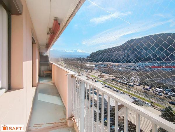 Appartement 3 pièces 77m² traversant avec vue dégagée au dernier étage