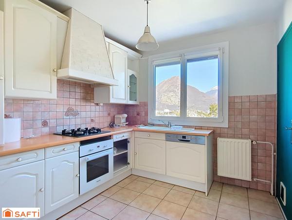 Appartement 3 pièces 77m² traversant avec vue dégagée au dernier étage