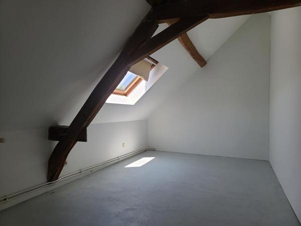 Maison 221 m² avec terrain de 5 000 m² - Mouliherne (49390)