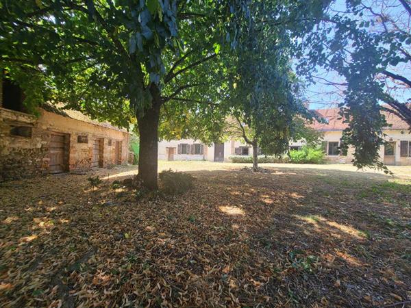 Maison 221 m² avec terrain de 5 000 m² - Mouliherne (49390)