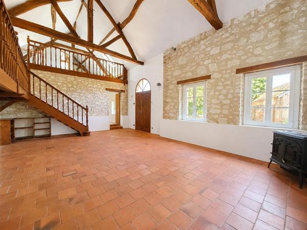 Maison 221 m² avec terrain de 5 000 m² - Mouliherne (49390)