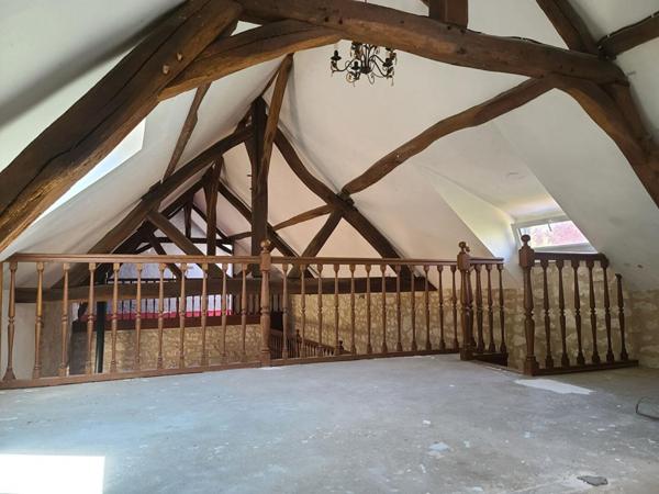 Maison 221 m² avec terrain de 5 000 m² - Mouliherne (49390)