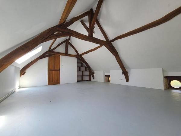 Maison 221 m² avec terrain de 5 000 m² - Mouliherne (49390)