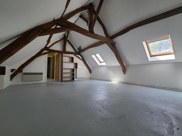 Maison 221 m² avec terrain de 5 000 m² - Mouliherne (49390)